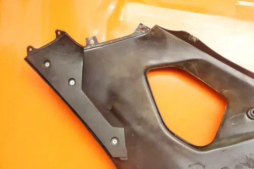 2013 SUZUKI GSXR 1000 AFTERMARKET RIGHT MID UPPER SIDE FAIRING COWL PLASTIC