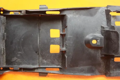 2005 2006 SUZUKI GSXR 1000 OEM REAR BACK TAIL UNDERTAIL BATTERY TRAY PLASTIC
