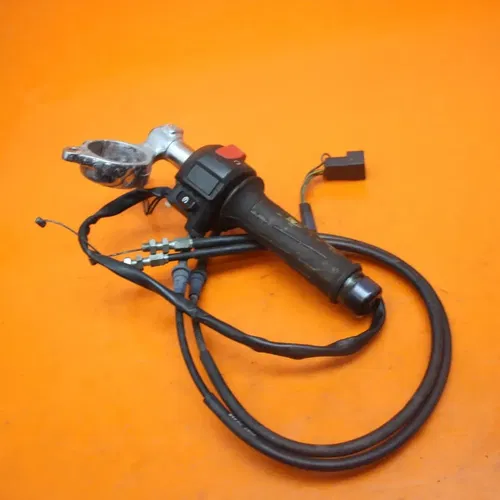 2001 2002 SUZUKI GSXR 1000 OEM RIGHT CLIP ON HANDLEBAR W SWITCHES 37200-27E31