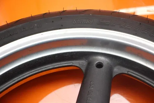 99-07 SUZUKI GSXR1300R BUSA OEM STRAIGHT FRONT WHEEL RIM W TIRE 54111-33E10-35W