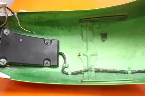 2004 KAWASAKI VULCAN 1600 OEM REAR BACK WHEEL FENDER MUD GUARD