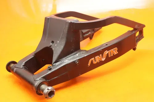 04-05 SUZUKI GSXR600 OEM STRAIGHT REAR SWINGARM BACK SUSPENSION SWING ARM