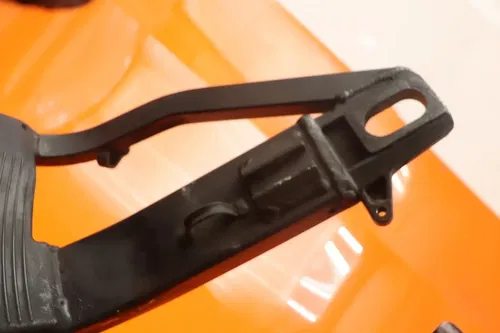 04-05 SUZUKI GSXR600 OEM STRAIGHT REAR SWINGARM BACK SUSPENSION SWING ARM
