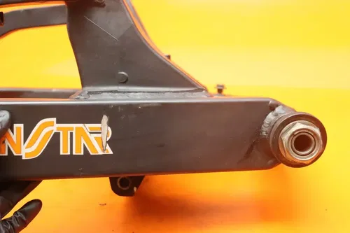 04-05 SUZUKI GSXR600 OEM STRAIGHT REAR SWINGARM BACK SUSPENSION SWING ARM