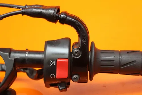 2007 2008 KAWASAKI NINJA ZX6R OEM RIGHT CLIP ON HANDLEBAR W SWITCHES *5K MILES*