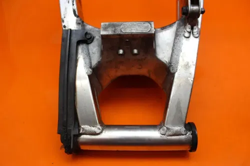 2001 2002 SUZUKI GSXR 1000 OEM REAR SWINGARM BACK SUSPENSION SWING ARM