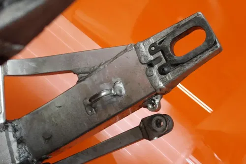 2001 2002 SUZUKI GSXR 1000 OEM REAR SWINGARM BACK SUSPENSION SWING ARM