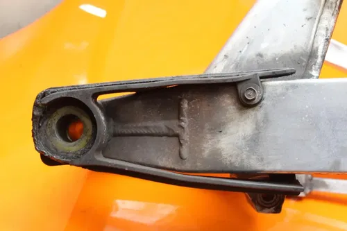 2001 2002 SUZUKI GSXR 1000 OEM REAR SWINGARM BACK SUSPENSION SWING ARM