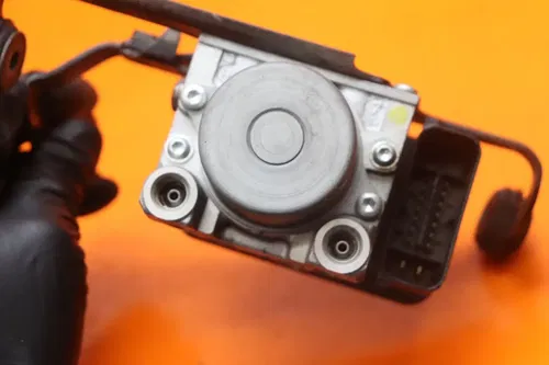 2013-2017 TRIUMPH DAYTONA 675 OEM ABS PUMP UNIT MODULE