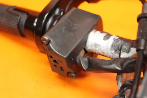 2007-2008 KAWASAKI NINJA ZX6R OEM RIGHT CLIP ON HANDLEBAR W SWITCHES