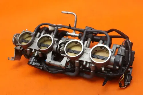 2007-2014 SUZUKI GSXR 1000 OEM MAIN FUEL INJECTORS / THROTTLE BODIES