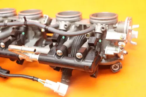 2007-2014 SUZUKI GSXR 1000 OEM MAIN FUEL INJECTORS / THROTTLE BODIES