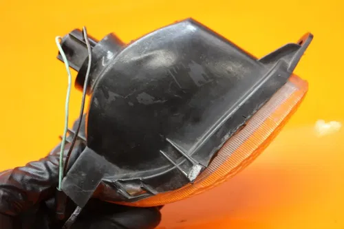 99-07 SUZUKI GSXR1300R BUSA OEM RIGHT FRONT TURN SIGNAL LIGHT INDICATOR