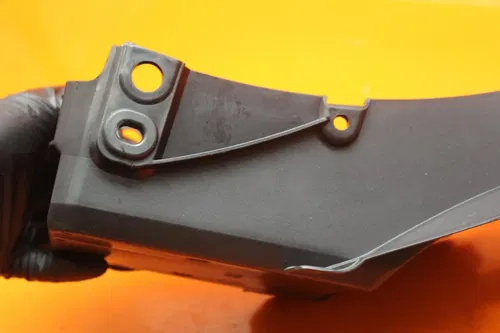 22-24 YAMAHA YZF R7 OEM REAR BACK TAIL UNDERTAIL BATTERY TRAY PLASTIC