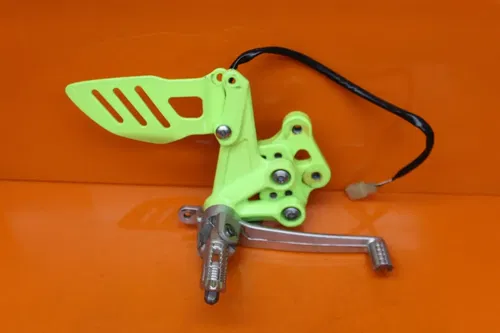 07-08 SUZUKI GSXR 1000 OEM RIGHT REARSET REAR SET DRIVER FOOT PEG REST STOP
