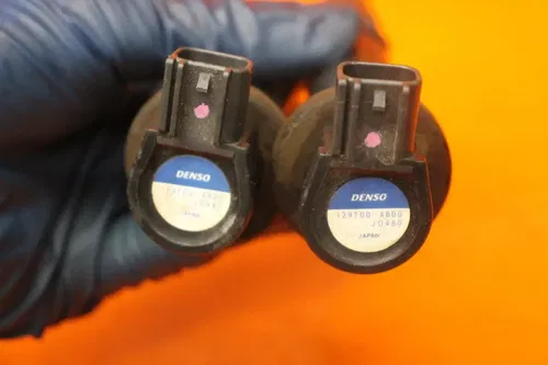 2004 2007 SUZUKI GSXR 600  OEM IGNITION COILS COIL SPARK PLUG CAPS GENUINE