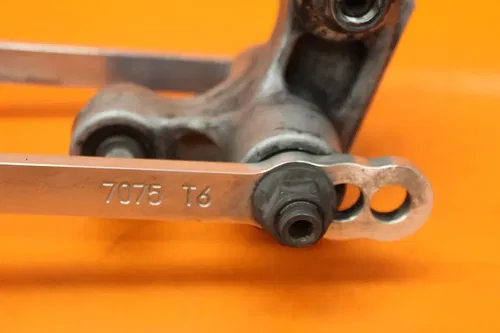 04-05 SUZUKI GSXR 600 750 OEM REAR DOGBONE SHOCK WITH LOWERING LINK