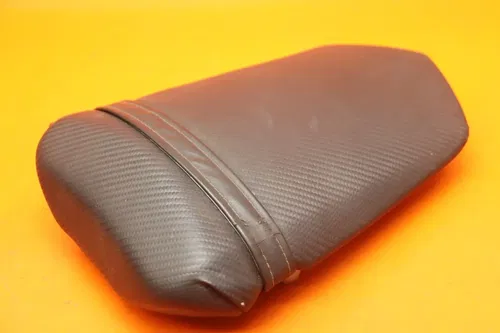 2004-2006 YAMAHA YZF R1 OEM REAR BACK PASSENGER TANDEM SEAT PAD SADDLE PILLION
