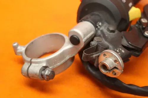 01-05 SUZUKI GSXR 600 750 OEM LEFT CLIP ON HANDLEBAR W SWITCHES AND  LEVER