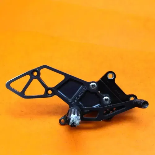 2006 2007 KAWASAKI NINJA ZX10R VORTEX RIGHT REARSET REAR SET DRIVER FOOT PEG