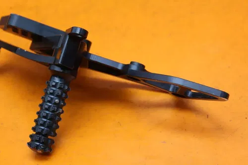 2006 2007 KAWASAKI NINJA ZX10R VORTEX RIGHT REARSET REAR SET DRIVER FOOT PEG