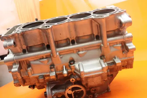 2004-2005 HONDA CBR1000RR OEM ENGINE MOTOR CRANKCASE CRANK CASES BLOCK