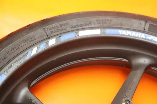 06-09 YAMAHA YZF R6S OEM FRONT WHEEL RIM W TIRE