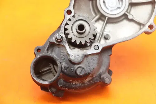 2004-2005 SUZUKI GSXR 600 OEM ENGINE MOTOR TIMING CHAIN COVER