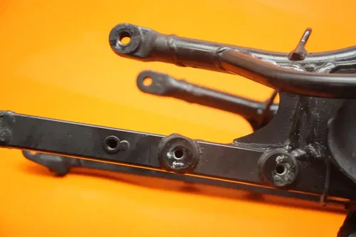 99-07 SUZUKI GSXR1300R BUSA OEM STRAIGHT REAR SUBFRAME BACK SUB FRAME