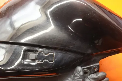 04-06 YAMAHA YZF R1 GAS TANK FUEL CELL PETROL RESERVOIR