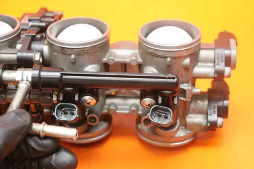 2007-2008 KAWASAKI NINJA ZX6R OEM MAIN FUEL INJECTORS / THROTTLE BODIES