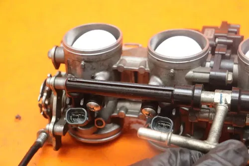 2007-2008 KAWASAKI NINJA ZX6R OEM MAIN FUEL INJECTORS / THROTTLE BODIES