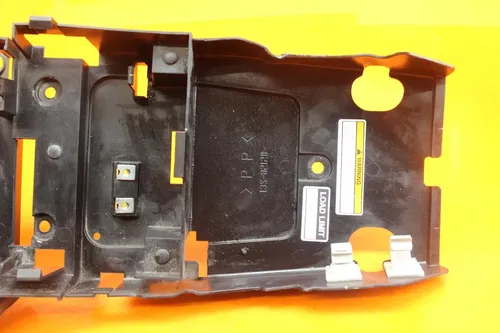 08-16 YAMAHA YZF R6 OEM REAR BACK TAIL UNDERTAIL BATTERY TRAY PLASTIC