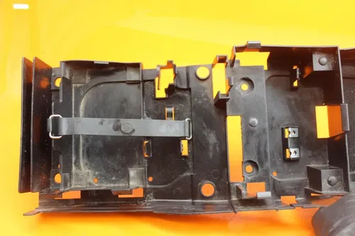 08-16 YAMAHA YZF R6 OEM REAR BACK TAIL UNDERTAIL BATTERY TRAY PLASTIC