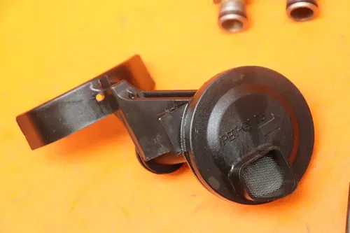 06-09 YAMAHA YZF R6S 03-05 R6 OEM ENGINE MOTOR BOTTOM OIL PAN COVER