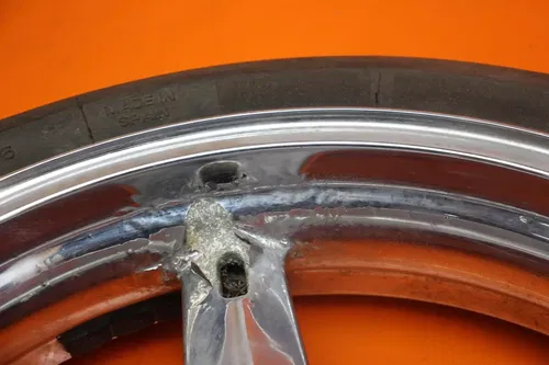 2001-2004 SUZUKI GSXR 1000 CHROME OEM STRAIGHT FRONT WHEEL RIM W TIRE