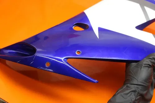 05-06 YAMAHA YZF R1 ZXMT RIGHT MID UPPER SIDE FAIRING COWL PLASTIC
