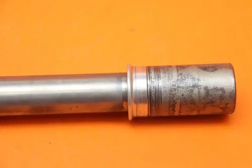 2009-2011 SUZUKI GSXR 1000 OEM STRAIGHT FRONT WHEEL RIM AXLE PIVOT BOLT