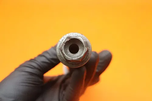 2009-2011 SUZUKI GSXR 1000 OEM STRAIGHT FRONT WHEEL RIM AXLE PIVOT BOLT