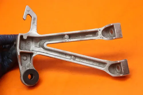 07-08 SUZUKI GSXR 1000 OEM REAR BACK PASSENGER PEG SET PAIR
