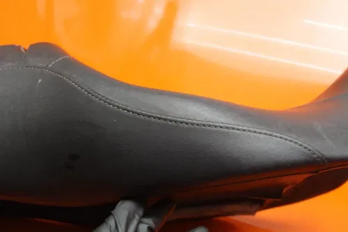 2010 Harley-Davidson Street Glide FLHX OEM FRONT REAR SEAT SADDLE *NO RIPS*