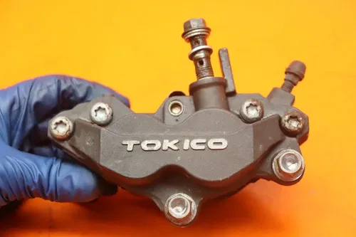 2003-2007 SUZUKI SV1000S OEM RIGHT LEFT FRONT BRAKE CALIPER SET PAIR CALIPERS