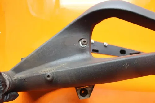 06-08 TRIUMPH DAYTONA 675 OEM STRAIGHT REAR SWINGARM BACK SUSPENSION SWING ARM