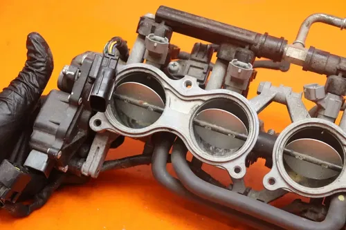 2017 SUZUKI GSXR750 OEM MAIN FUEL INJECTORS / THROTTLE BODIES