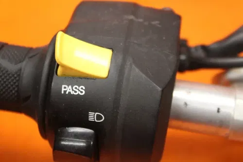 07-08 SUZUKI GSXR 1000 OEM LEFT CLIP ON HANDLEBAR W SWITCHES