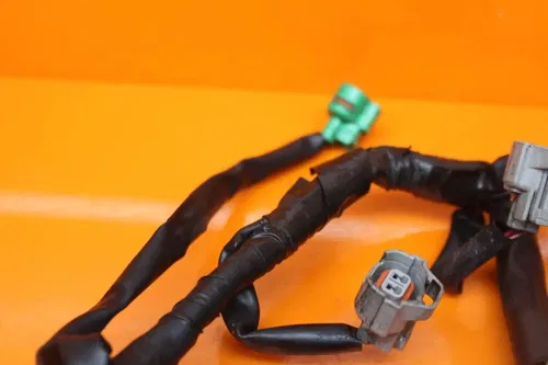 04-06 YAMAHA YZF R1 OEM INJECTOR WIRING HARNESS AND SUB WIRE LOOM 5VY-82386-00-0