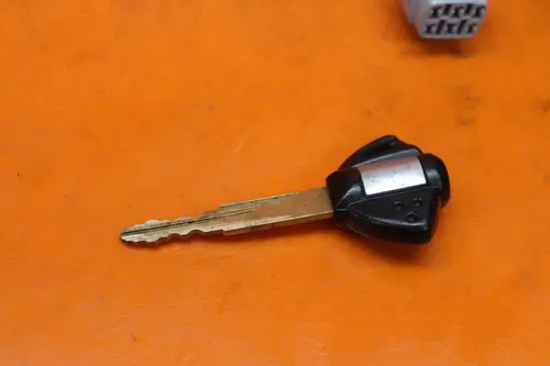 06-24 2019 SUZUKI GSXR 600 750 OEM IGNITION WITH KEY