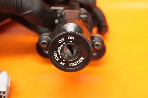 06-24 2019 SUZUKI GSXR 600 750 OEM IGNITION WITH KEY