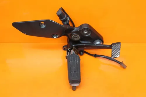 01-05 YAMAHA FZ1 OEM RIGHT REARSET REAR SET DRIVER FOOT PEG REST STOP