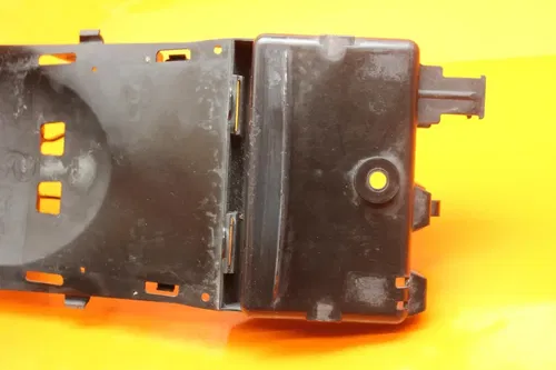 2005 2006 SUZUKI GSXR 1000 OEM REAR BACK TAIL UNDERTAIL BATTERY TRAY PLASTIC